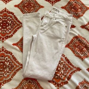 white skinny jeans